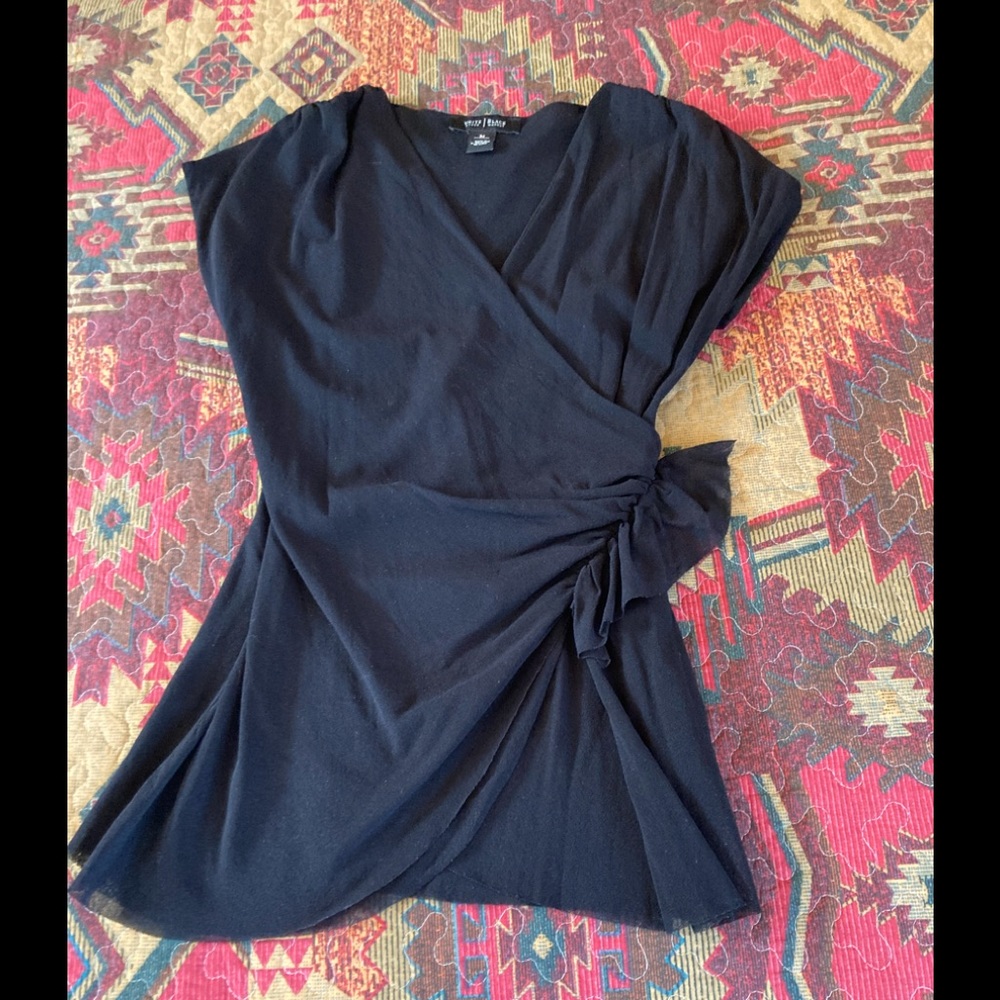 Sz M top-cap sleeves, White House Black Market